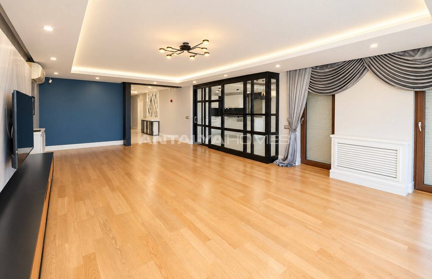 Apartment in a Seafront Complex with Pool in Konyaaltı Antalya 11