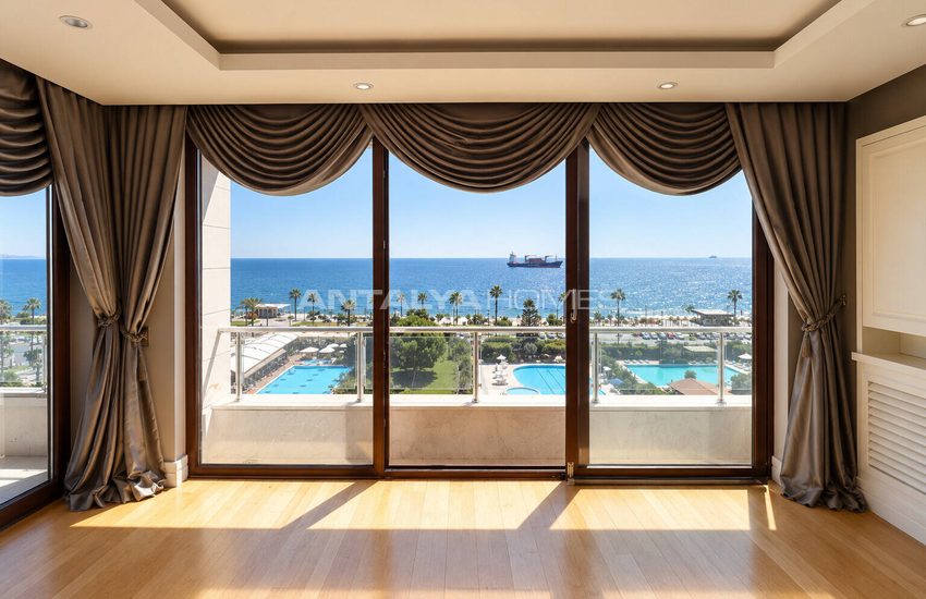 Apartment in a Seafront Complex with Pool in Konyaaltı Antalya 8