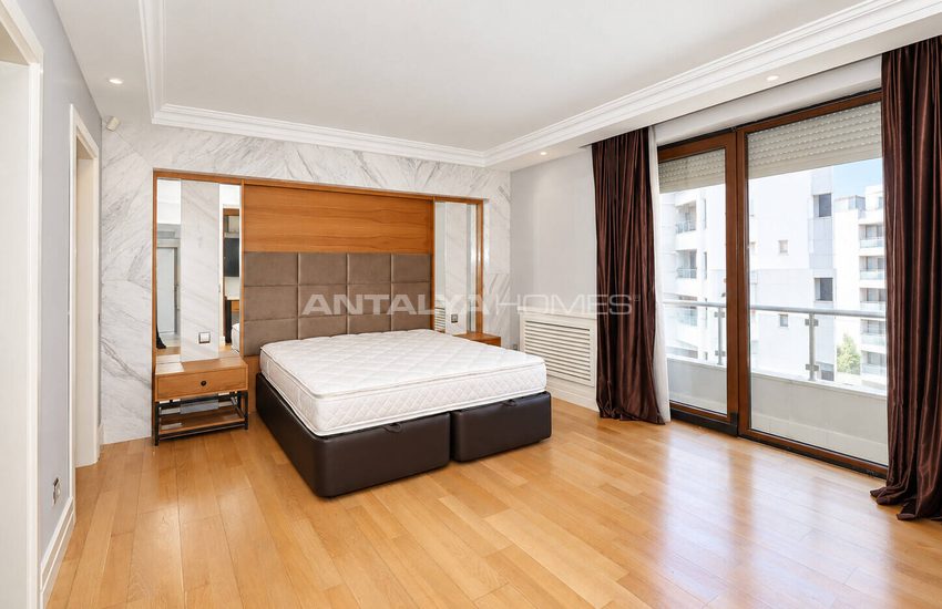 Apartment in a Seafront Complex with Pool in Konyaaltı Antalya 18