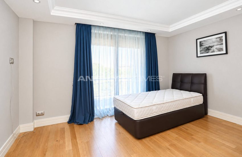 Apartment in a Seafront Complex with Pool in Konyaaltı Antalya 21