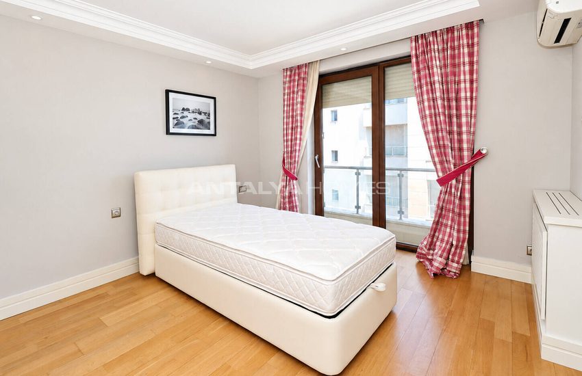 Apartment in a Seafront Complex with Pool in Konyaaltı Antalya 23