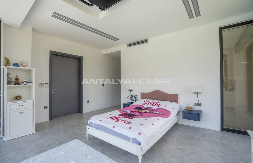 Muğla Menteşe’de Özel Yüzme Havuzlu Satılık Müstakil Villa 52