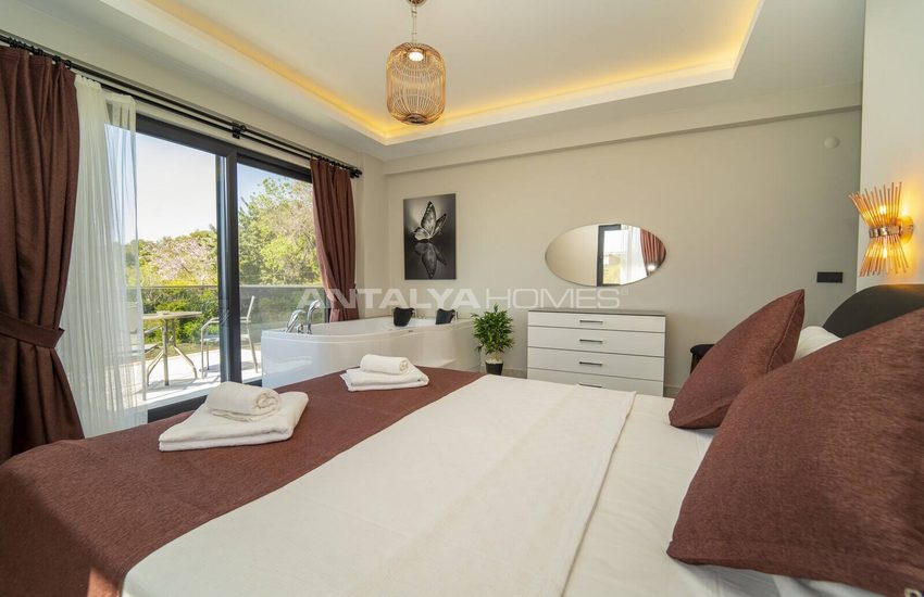 Fethiye Faralya’da Açık ve Kapalı Havuzlu Müstakil Villa 32