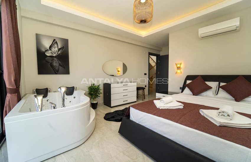 Fethiye Faralya’da Açık ve Kapalı Havuzlu Müstakil Villa 33