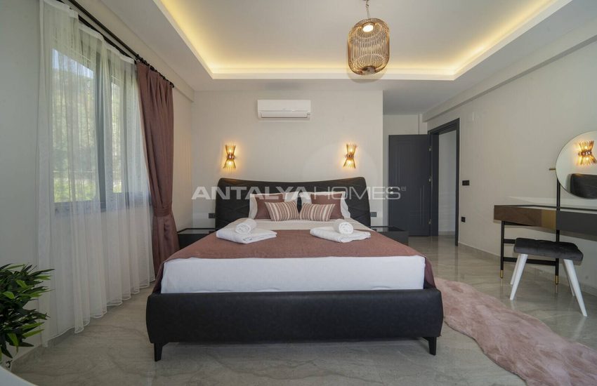 Fethiye Faralya’da Açık ve Kapalı Havuzlu Müstakil Villa 36