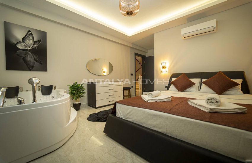 Fethiye Faralya’da Açık ve Kapalı Havuzlu Müstakil Villa 25