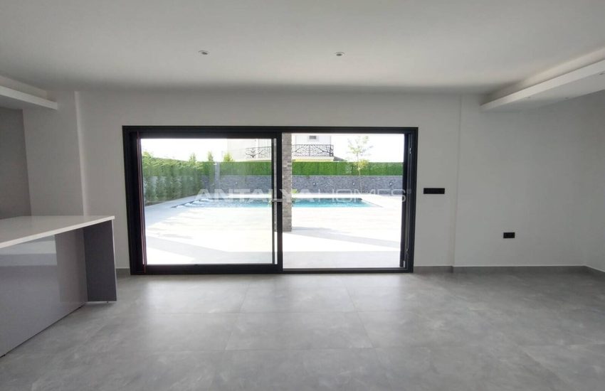Muğla Fethiye'de Özel Havuzlu Şık Müstakil Villa 18