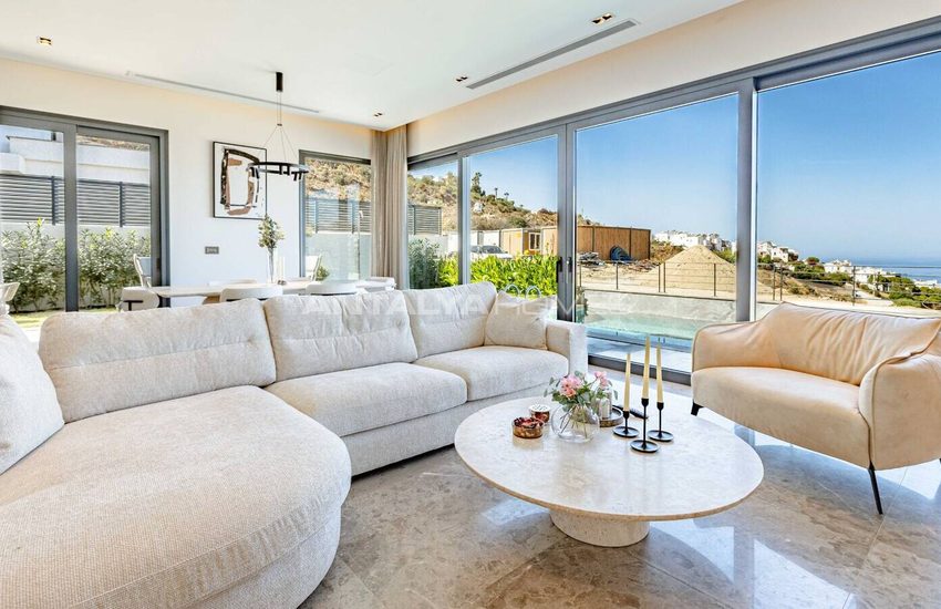 Sea View Houses with Private Pool and Garden in Bodrum 10