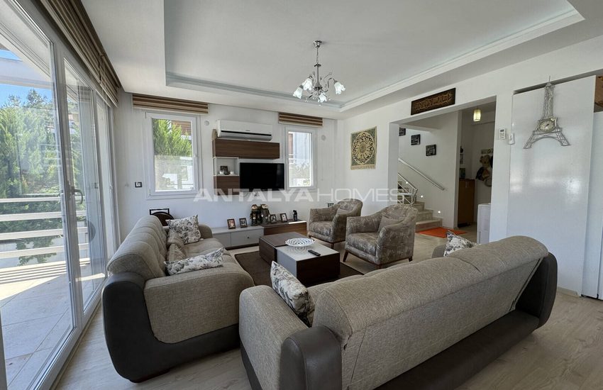 Fethiye Ölüdeniz'de Kısa Dönem Kiralamaya Uygun Havuzlu Şık Villa 11