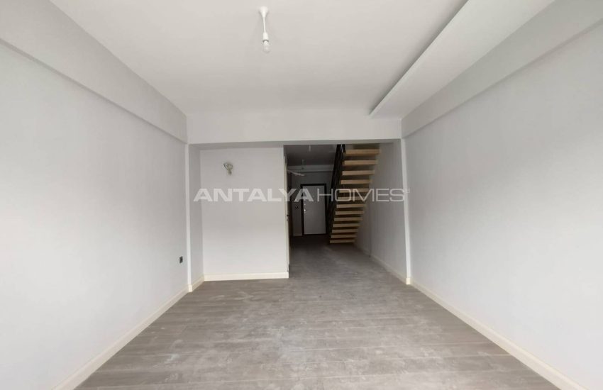 مغازههایی در ۳ کیلومتری اولودنیز فتحیه 9
