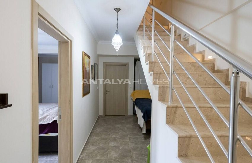 Fethiye'de Doğa Manzaralı 3 Yatak Odalı Ters Dubleks Daire 17