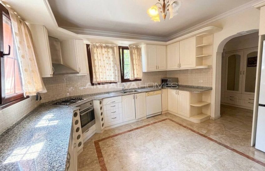 Möblerad Villa Nära Stranden Med Moderna Bekvämligheter I Fethiye 7