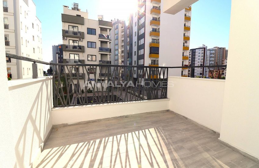 Mersin Mezitli'de Denize Yürüme Mesafesinde Satılık Daireler 10