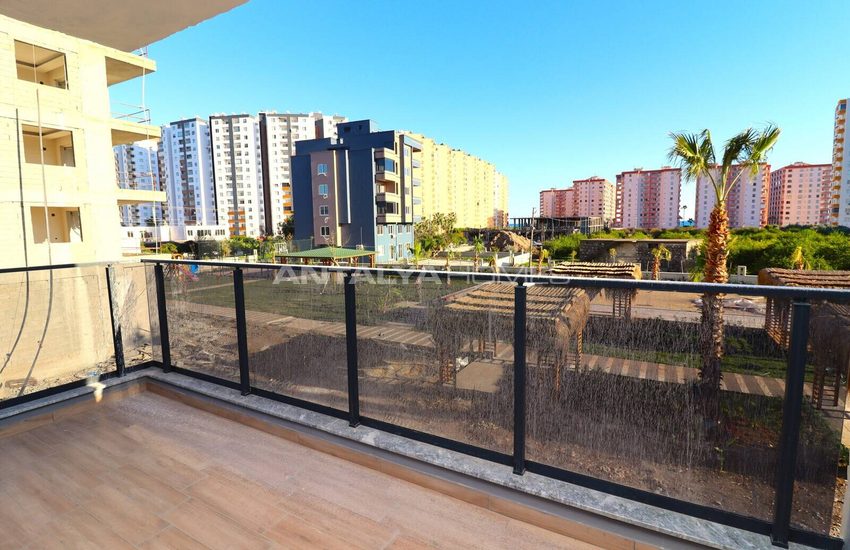 Apartments Offering Extensive Social Facilities in Mersin 9