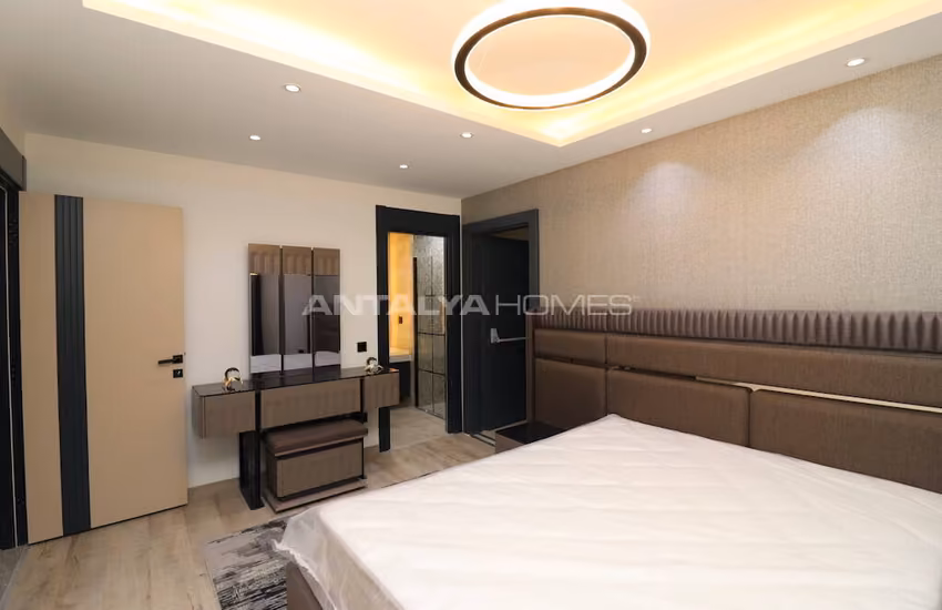 5-bedroom Apartments in a Popular Location in Mezitli Mersin 14