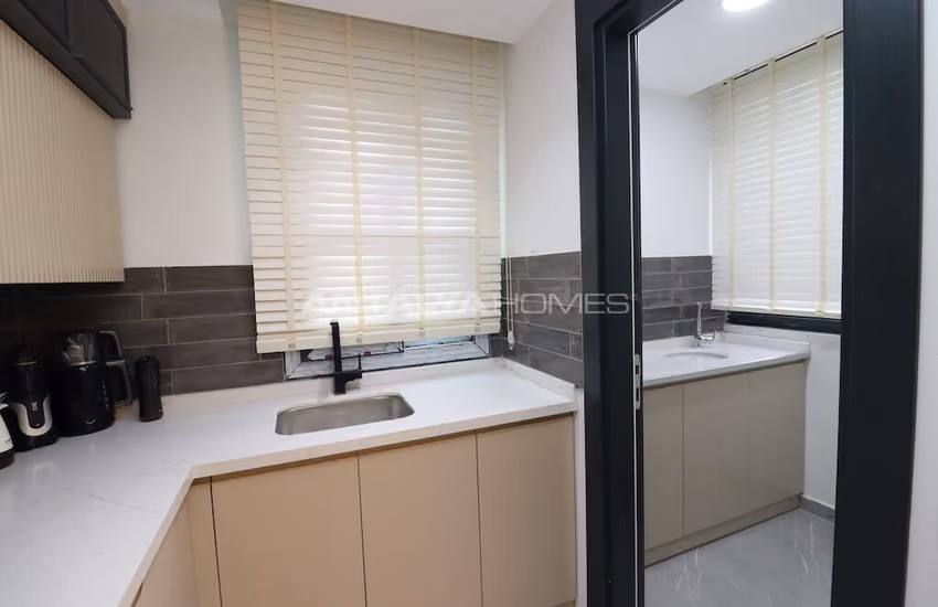5-bedroom Apartments in a Popular Location in Mezitli Mersin 11