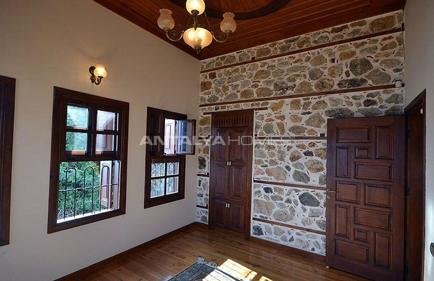 Antique Mansion Inside the Walls of Alanya Castle 15