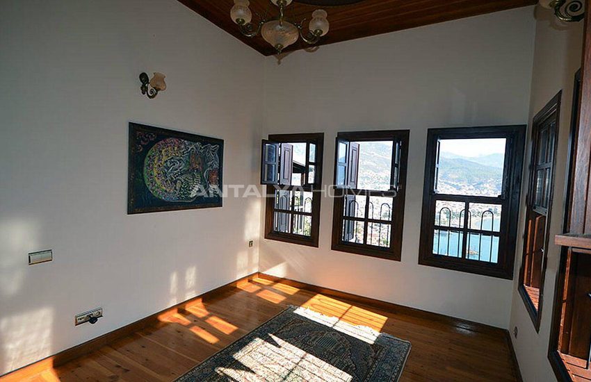 Antique Mansion Inside the Walls of Alanya Castle 25