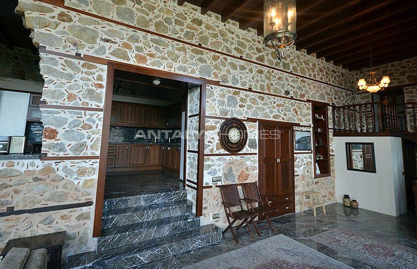 Antique Mansion Inside the Walls of Alanya Castle 20
