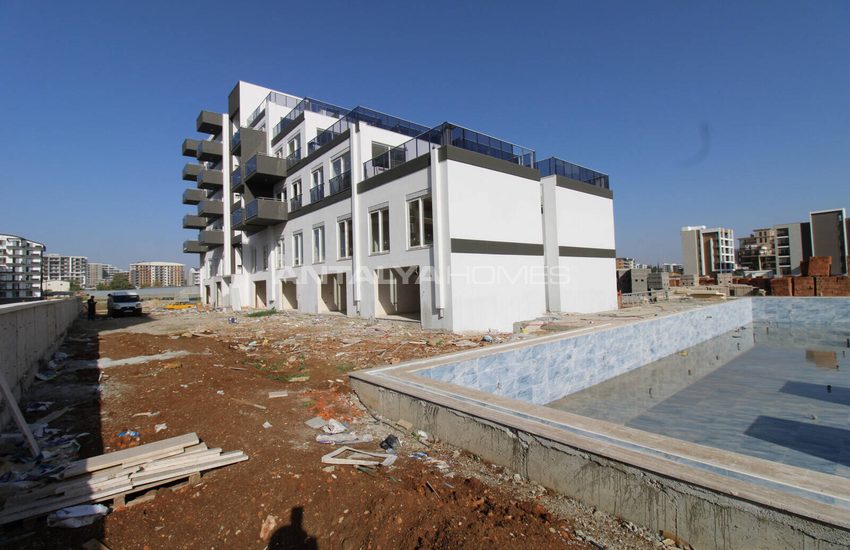 Large Terraced Apartments in Perfect Location in Antalya 32