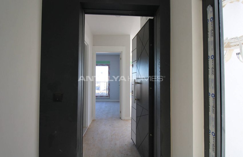 Large Terraced Apartments in Perfect Location in Antalya 30