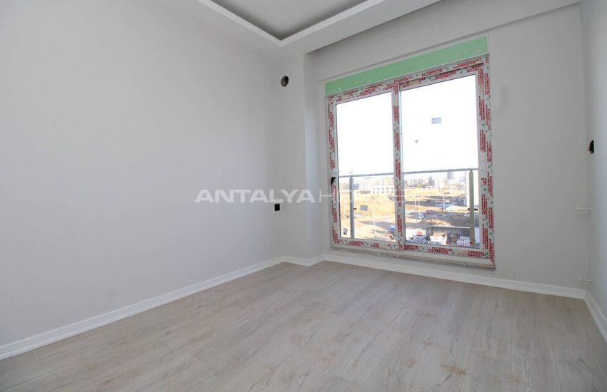 Large Terraced Apartments in Perfect Location in Antalya 25