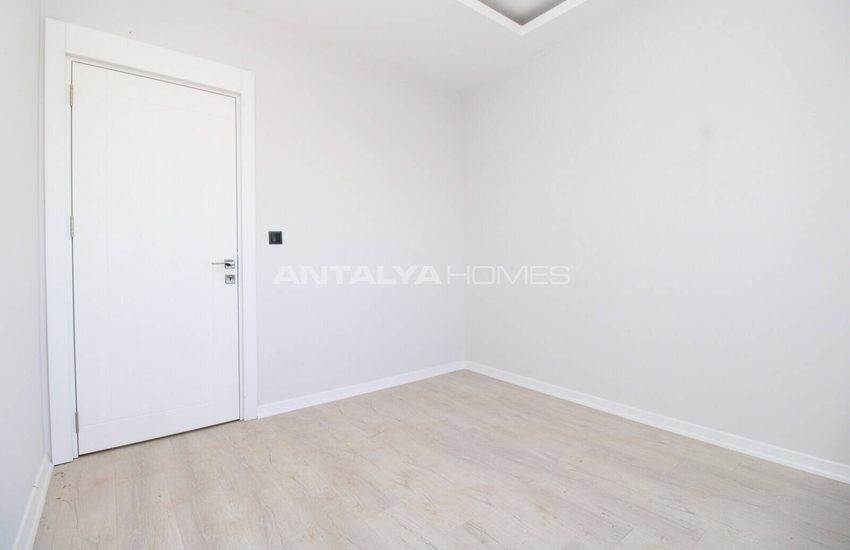 Large Terraced Apartments in Perfect Location in Antalya 24