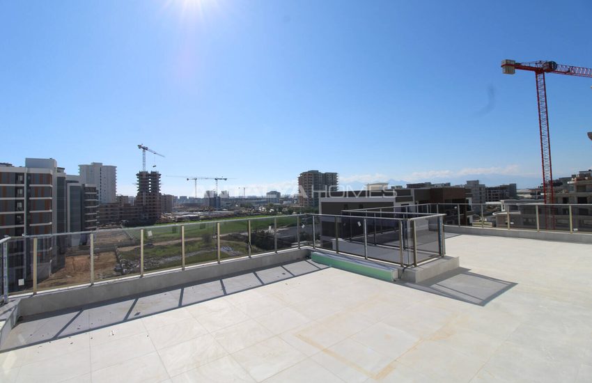 Large Terraced Apartments in Perfect Location in Antalya 38