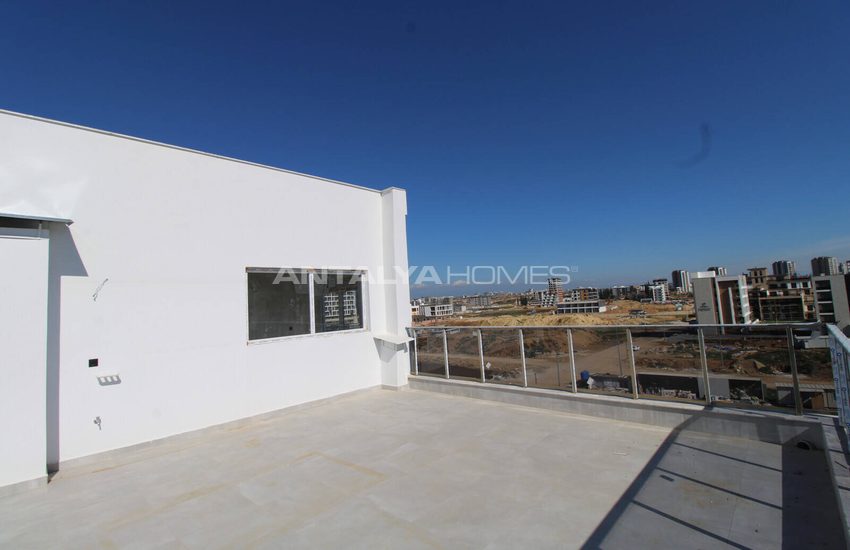 Large Terraced Apartments in Perfect Location in Antalya 36