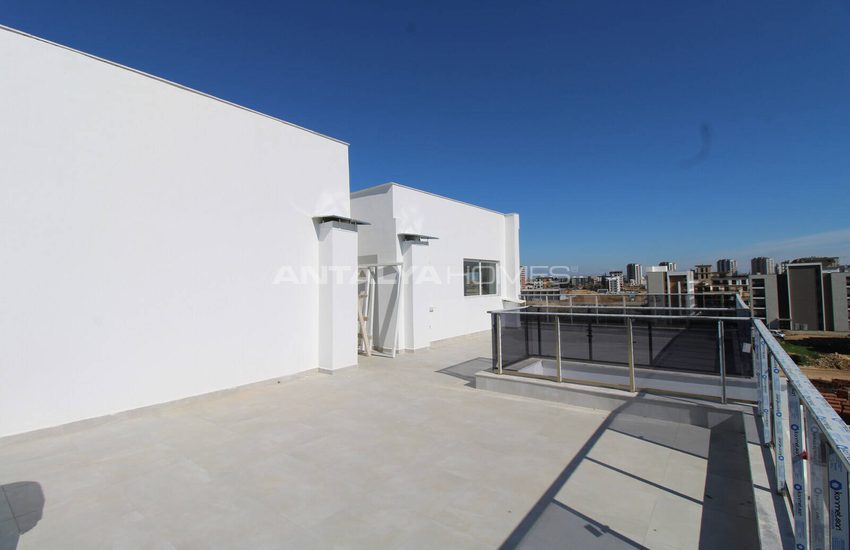 Large Terraced Apartments in Perfect Location in Antalya 34