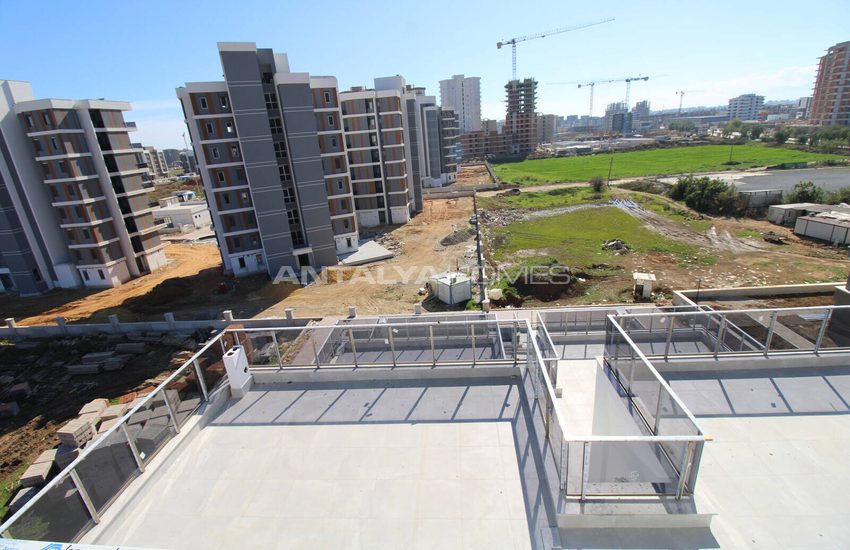 Large Terraced Apartments in Perfect Location in Antalya 33