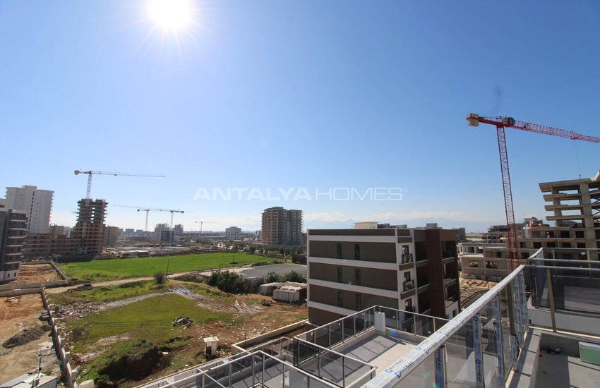 Large Terraced Apartments in Perfect Location in Antalya 31