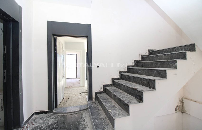 Antalya Altıntaş'ta Büyük Balkonlu ve Kullanışlı Daireler 13