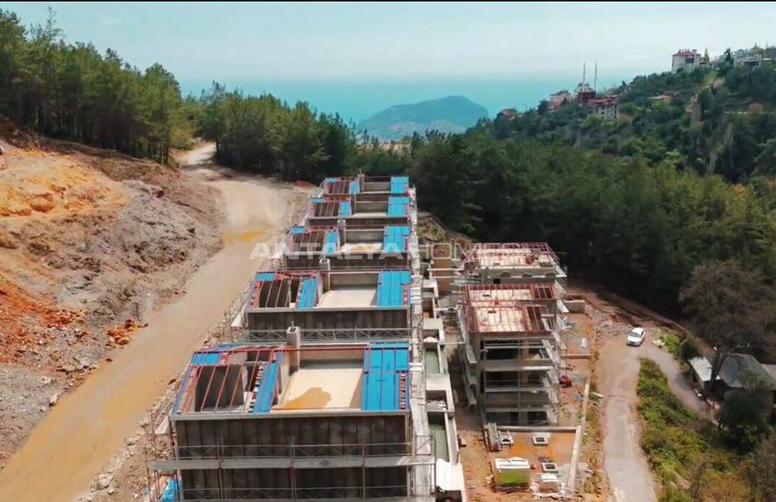 Detached Houses with Sea Views and Pools in Alanya Tepe 24