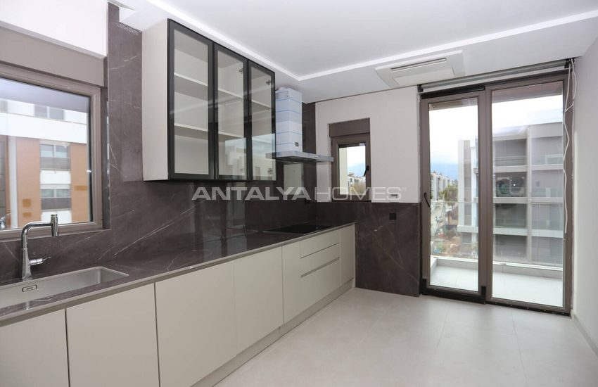 Chic Apartments in a Complex with Garage in Antalya Konyaalti 27