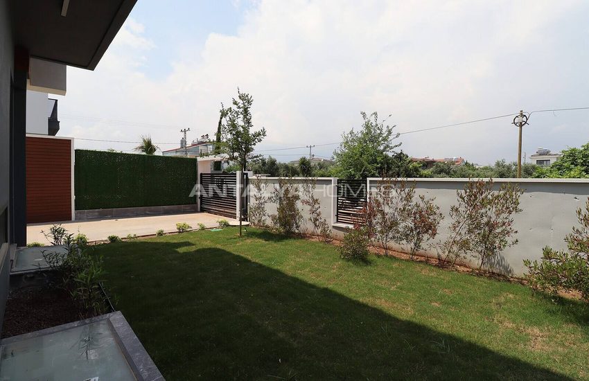 Hus Med Vinterträdgård Och Öppen Parkering I Antalya Altinkale 26