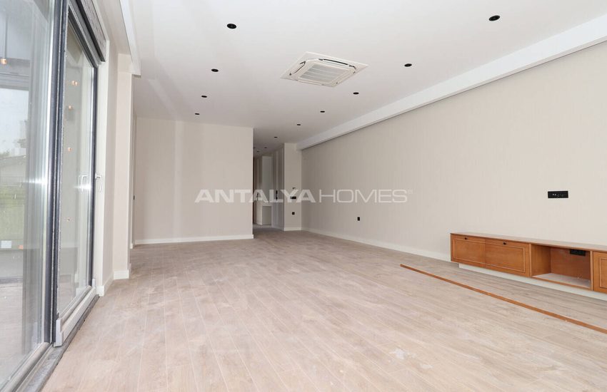 Antalya Döşemealtı'nda Ana Yola Yakın Yarı Müstakil Villalar 8