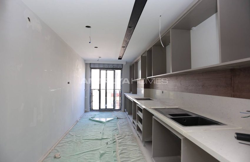 Muratpaşa'da Kapalı Otoparklı Projede Geniş ve Ferah Daireler 9