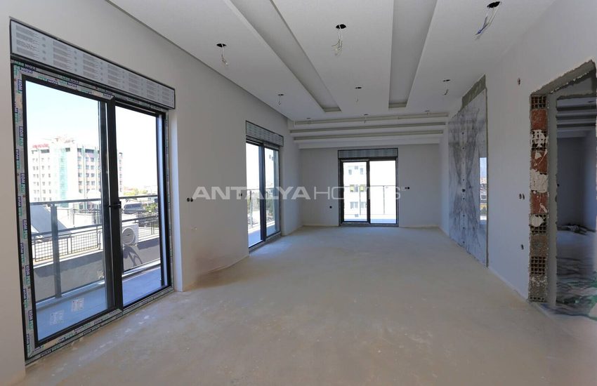 Muratpaşa'da Kapalı Otoparklı Projede Geniş ve Ferah Daireler 7