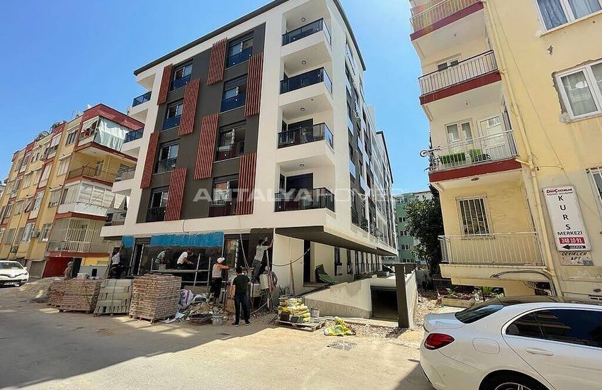Flat in a Project with Indoor Parking in Antalya Muratpasa 3