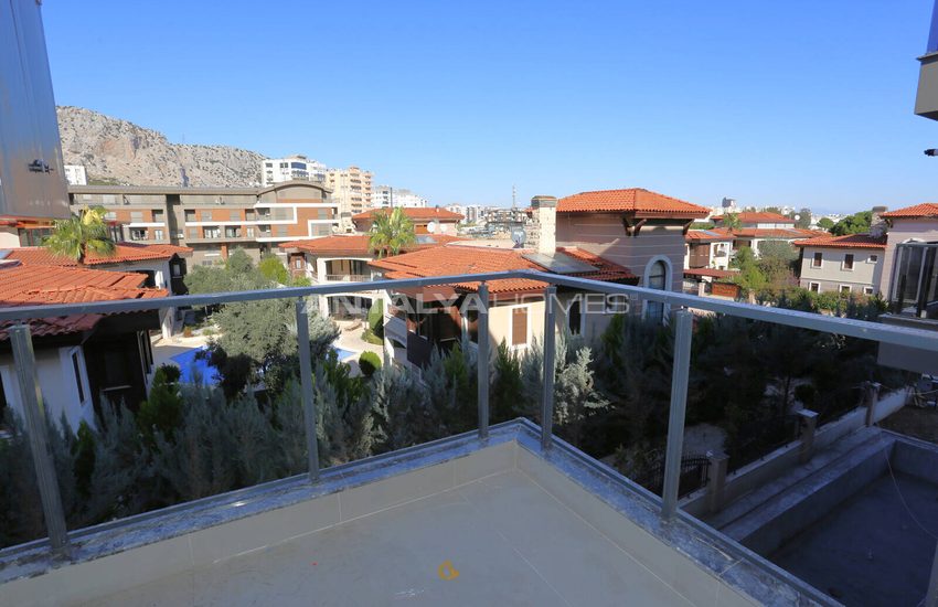 شقق مطلة على الجبل مع مسبح مشترك في أنطاليا كونيالتي 30
