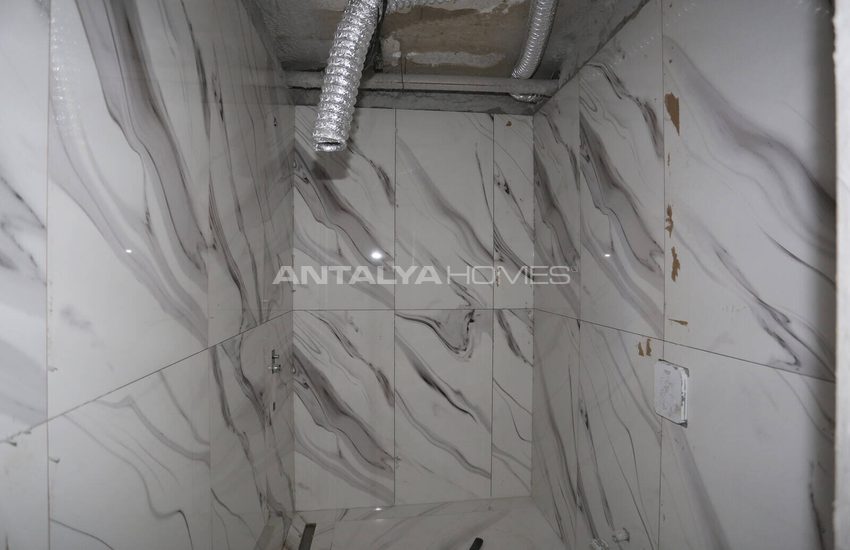 شقق مطلة على الجبل مع مسبح مشترك في أنطاليا كونيالتي 28