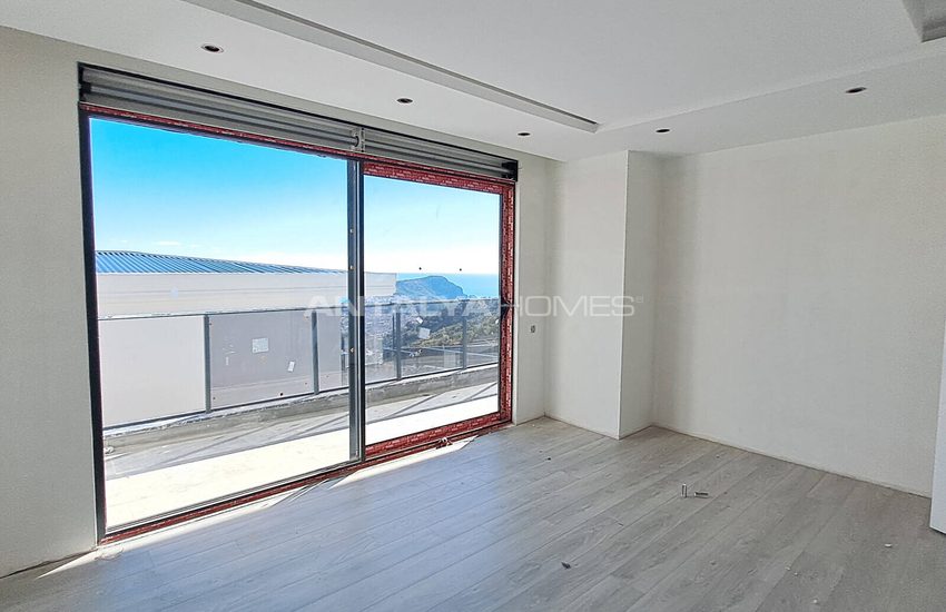 Sea View Property with Private Pool and Garden in Alanya 55