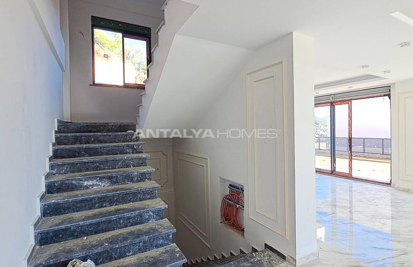 Sea View Property with Private Pool and Garden in Alanya 51