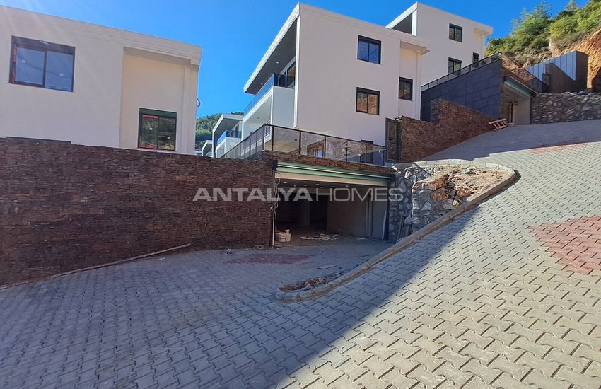 Sea View Property with Private Pool and Garden in Alanya 38