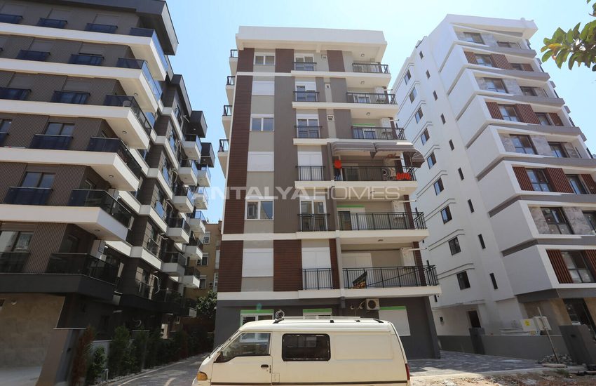 Flats in a Complex Near the Sea in Muratpasa Antalya 4