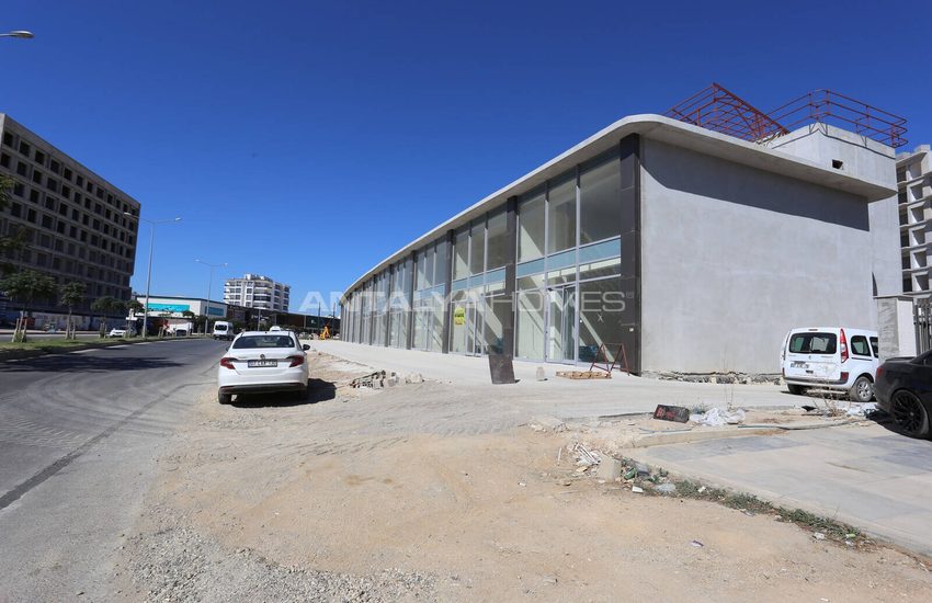 High-income Potential Shops on the Main Road in Antalya 3