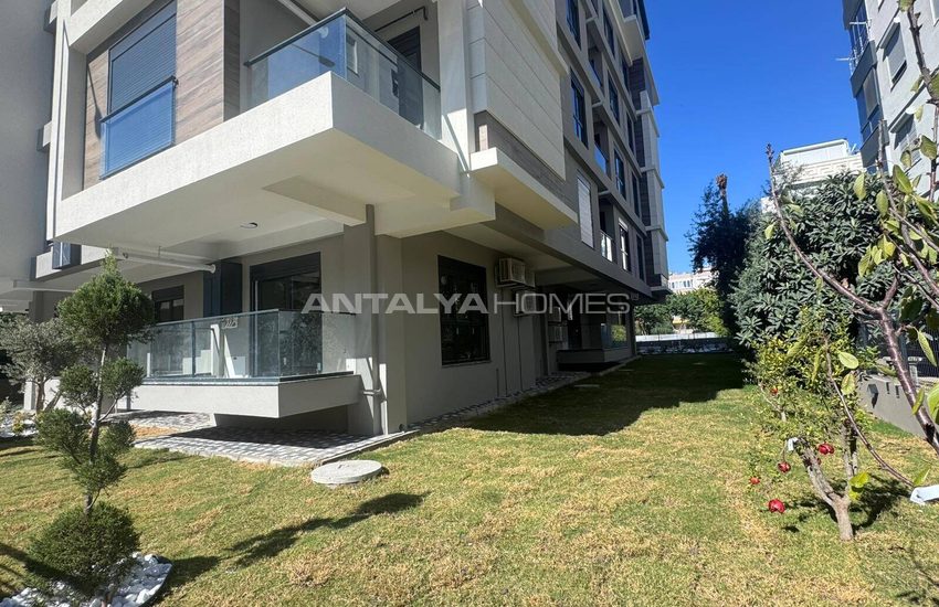 شقق في مجمع سكني به مسبح ومواقف سيارات في أنطاليا كونيالتي 22