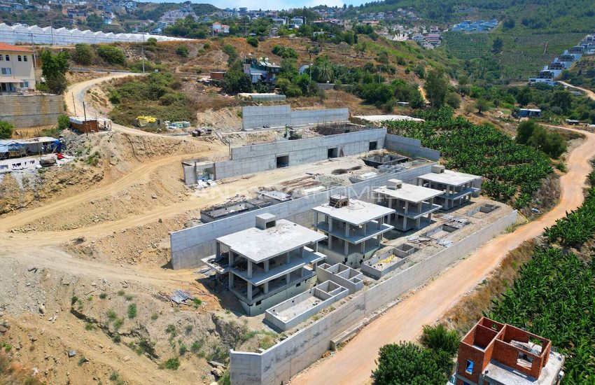Detached Houses with Private Pools and Gardens in Alanya 29