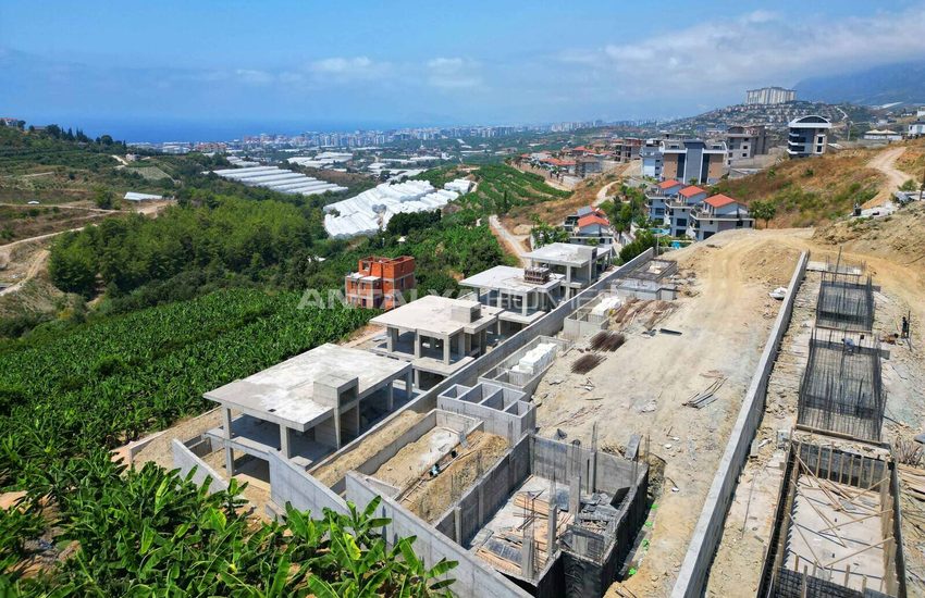 Detached Houses with Private Pools and Gardens in Alanya 32